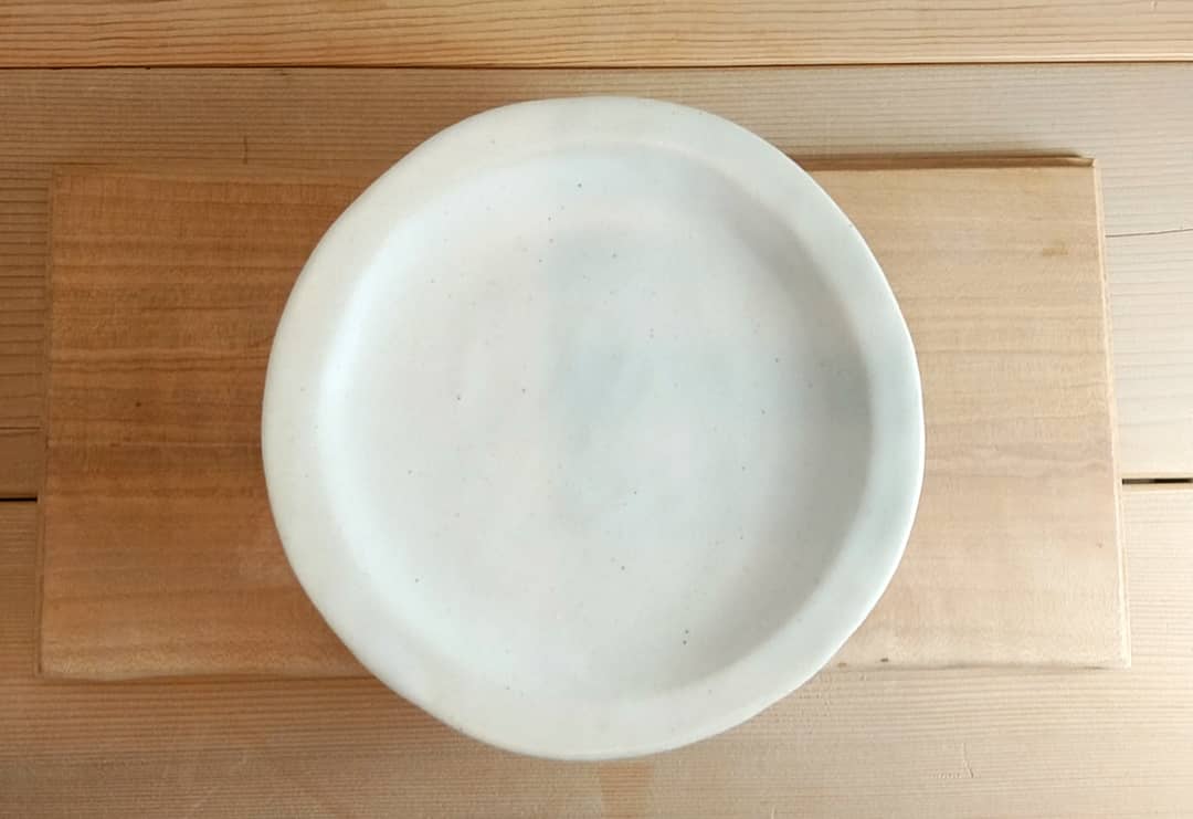 アイボリーホワイトのお皿