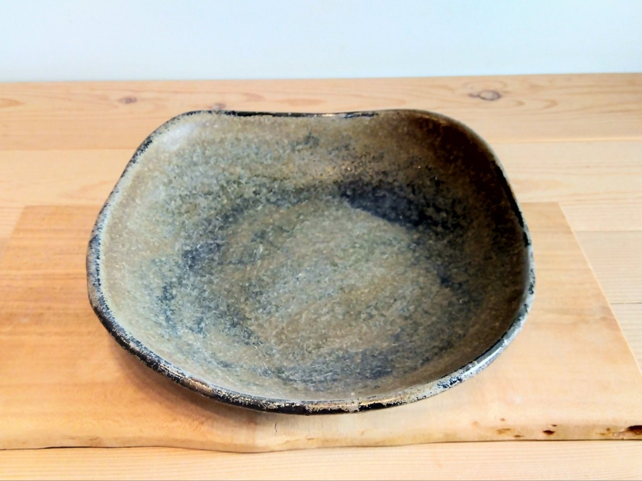 ブロンズ色スクエア鉢・大