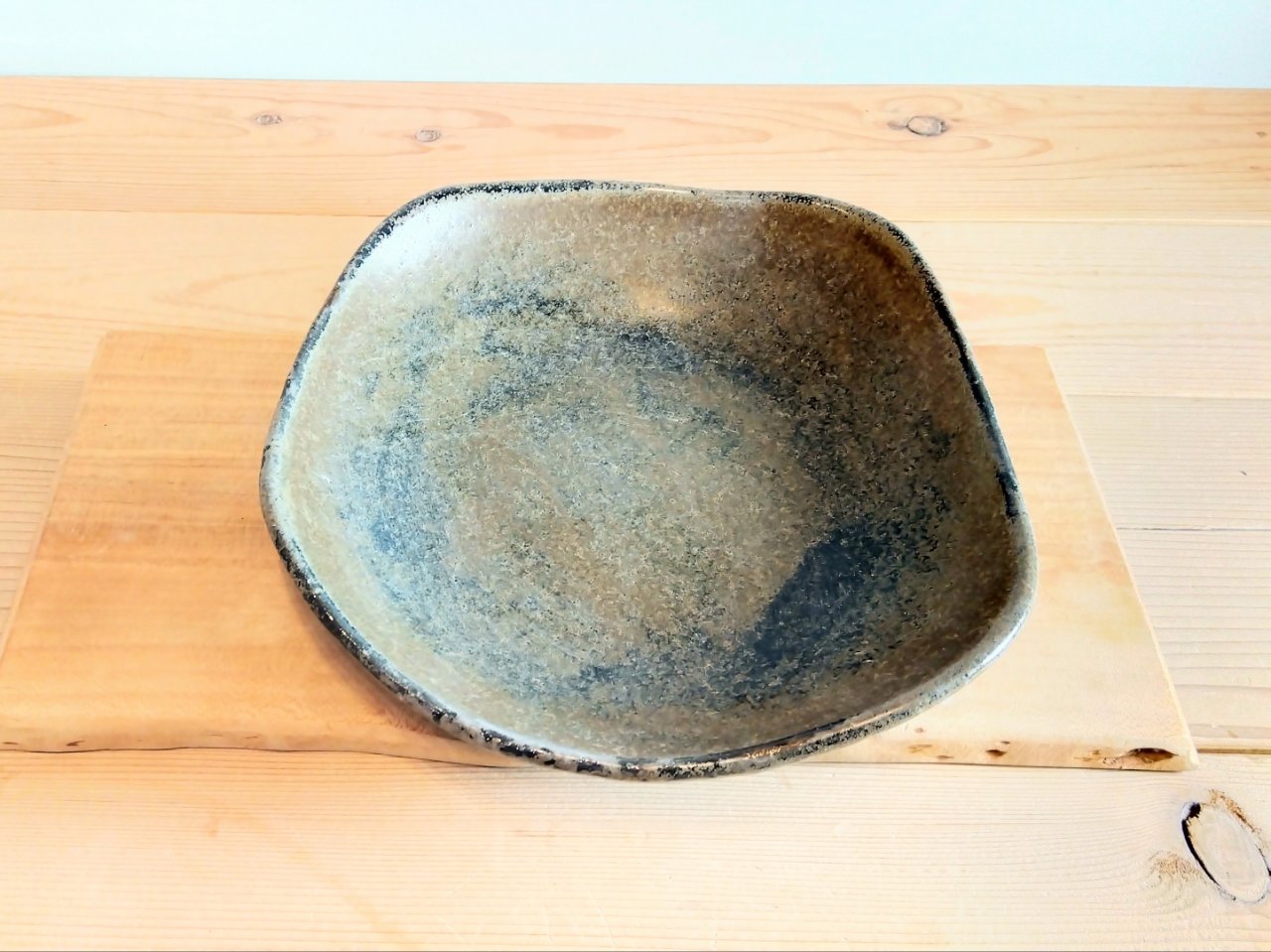 ブロンズ色スクエア鉢・大