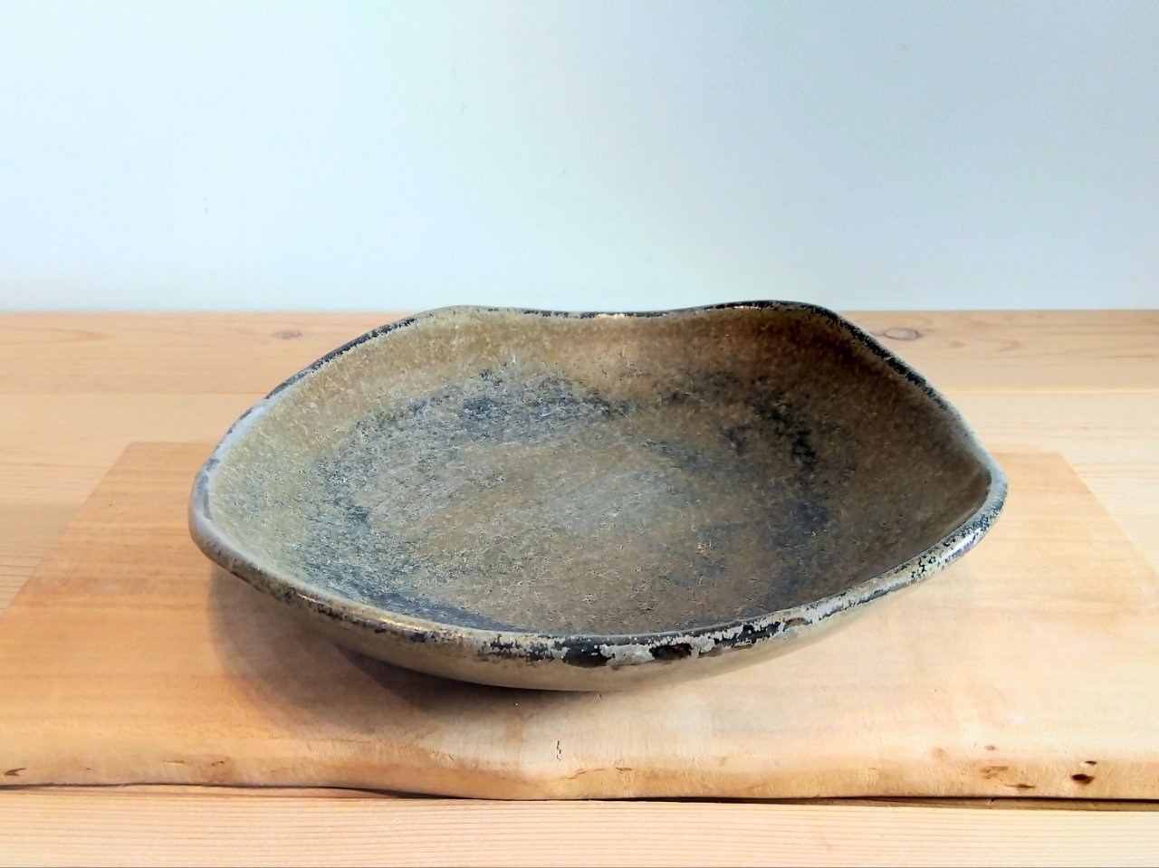 ブロンズ色スクエア鉢