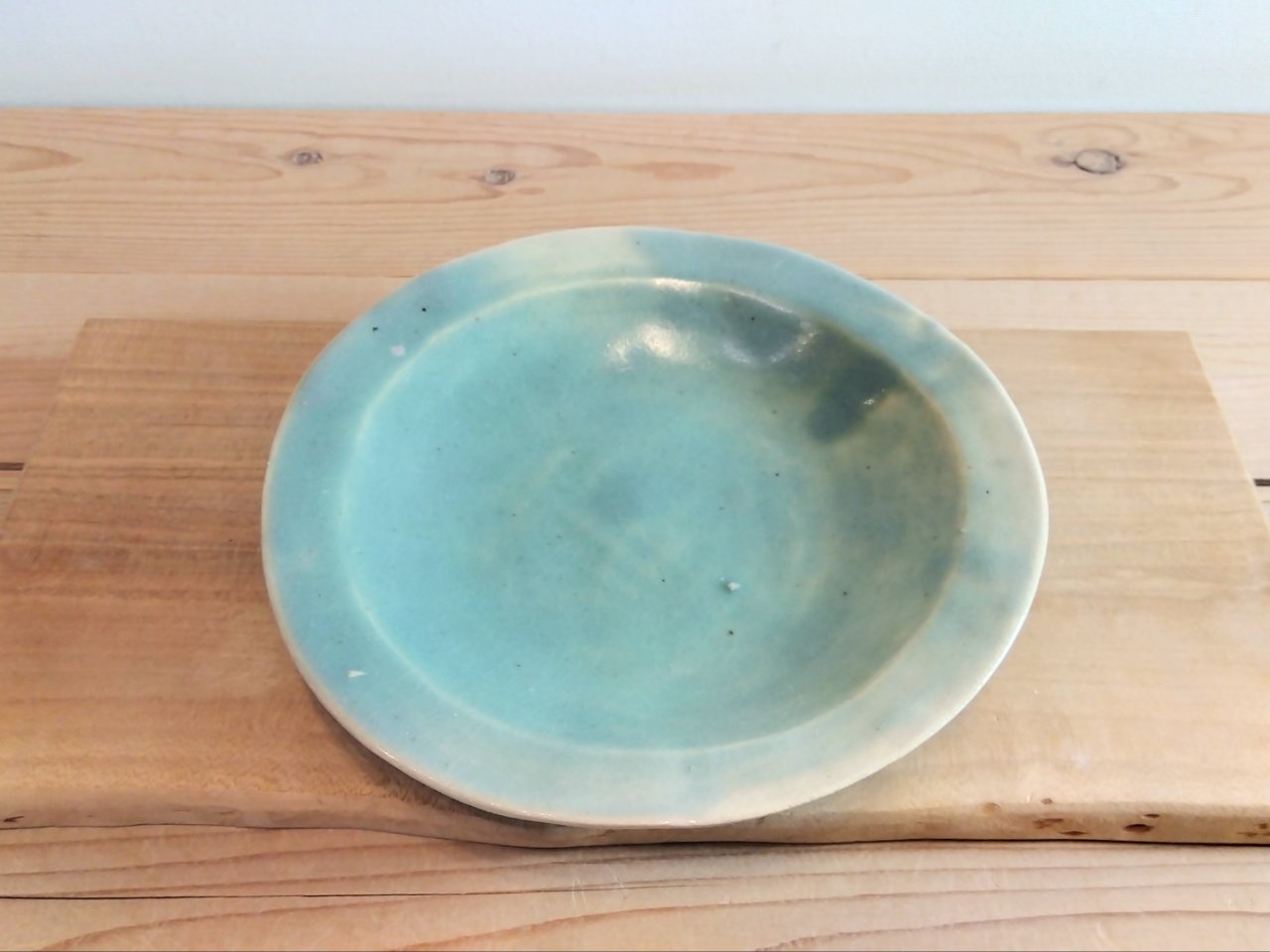 エメラルドグリーン・リム皿