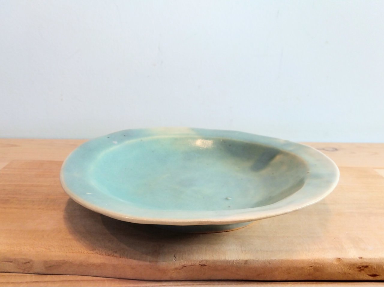 エメラルドグリーン・リム皿